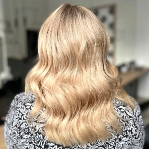 beżowy blond